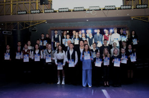 Школьники из Слонима стали лауреатами стипендии Гродненского областного отделения общественного объединения «Белорусский фонд мира»