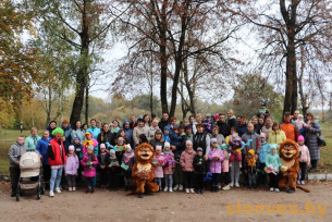 25 рябин пополнили Парк семейных деревьев в Слониме