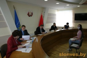 Министр здравоохранения Республики Беларусь Владимир Степанович Караник провел в Слониме личный прием граждан